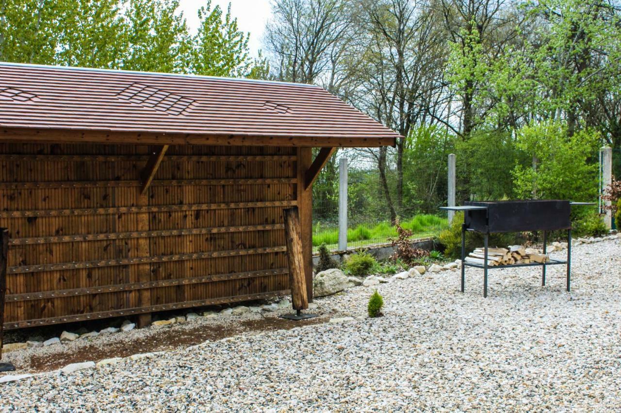 Mont-Notre-Dame Le Lodge Des Bruyeres מראה חיצוני תמונה
